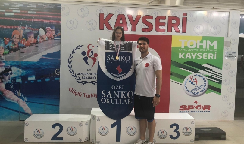 Sanko Okulları yüzücüsü Türkiye şampiyonu