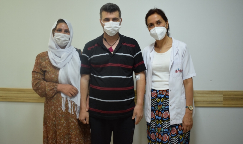 Koronavirüs hastası 35 günlük yaşam mücadelesini kazandı