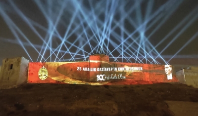 Gaziantep Kalesi’nde kurtuluşun yüzüncü yılına özel ışık ve ses gösterisi düzenlendi