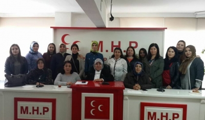 MHP’li kadınlar ’evet’ için toplandı